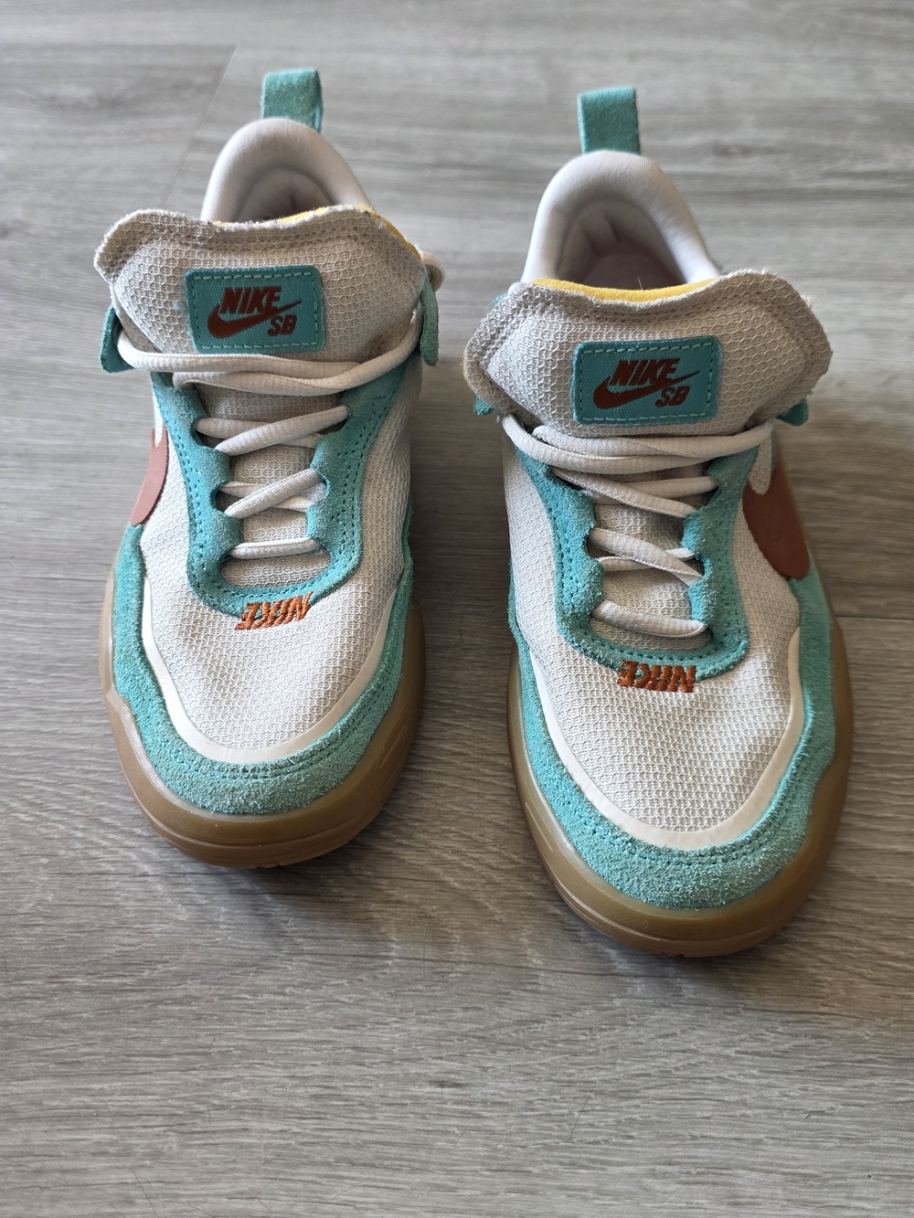Nike Kids Teal and Brown Low-Top Sneakers